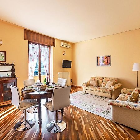 La Magnolia 2 Apartment By Wonderful Italy เดเซนซาโนเดลการ์ดา ภายนอก รูปภาพ