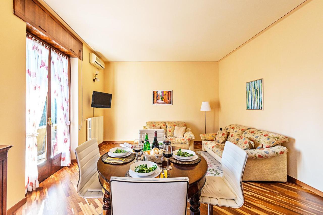 La Magnolia 2 Apartment By Wonderful Italy เดเซนซาโนเดลการ์ดา ภายนอก รูปภาพ